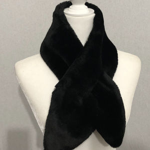 Black Faux Fur Pull Thru Scarf